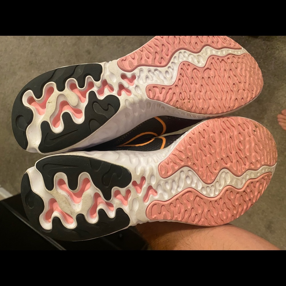 Women's Nike running shoes size 9